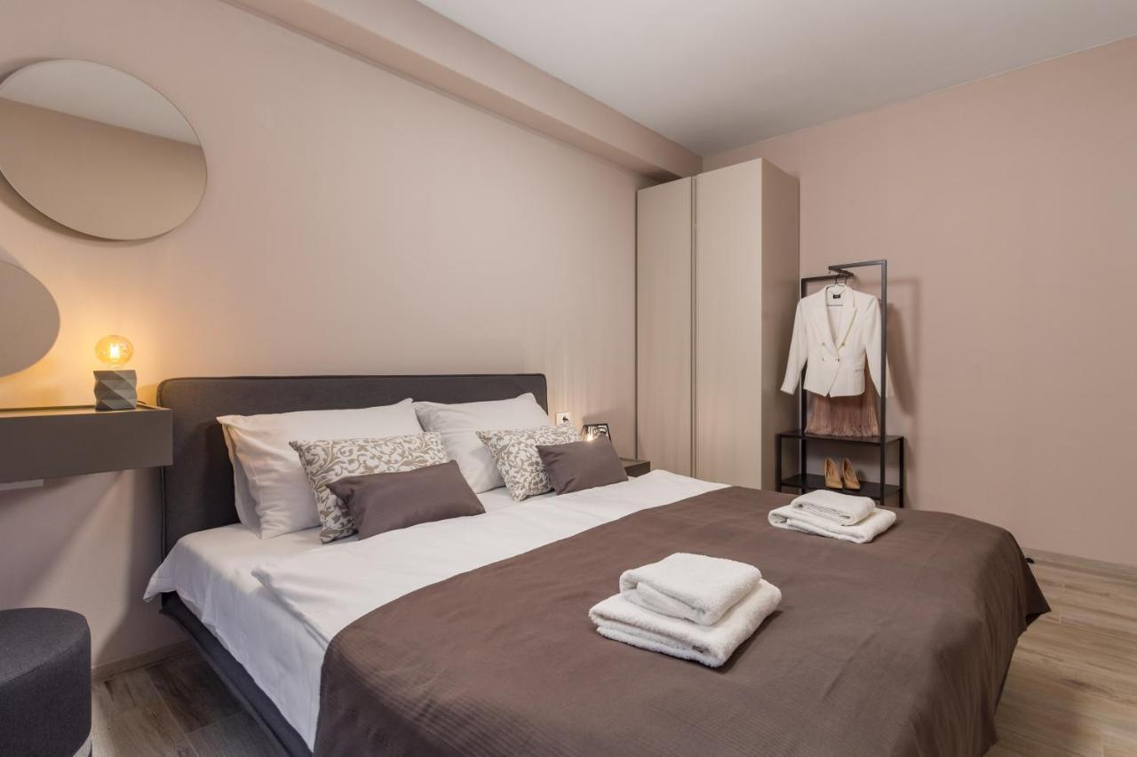 Apartment Nensi Pjescana Uvala Zewnętrze zdjęcie