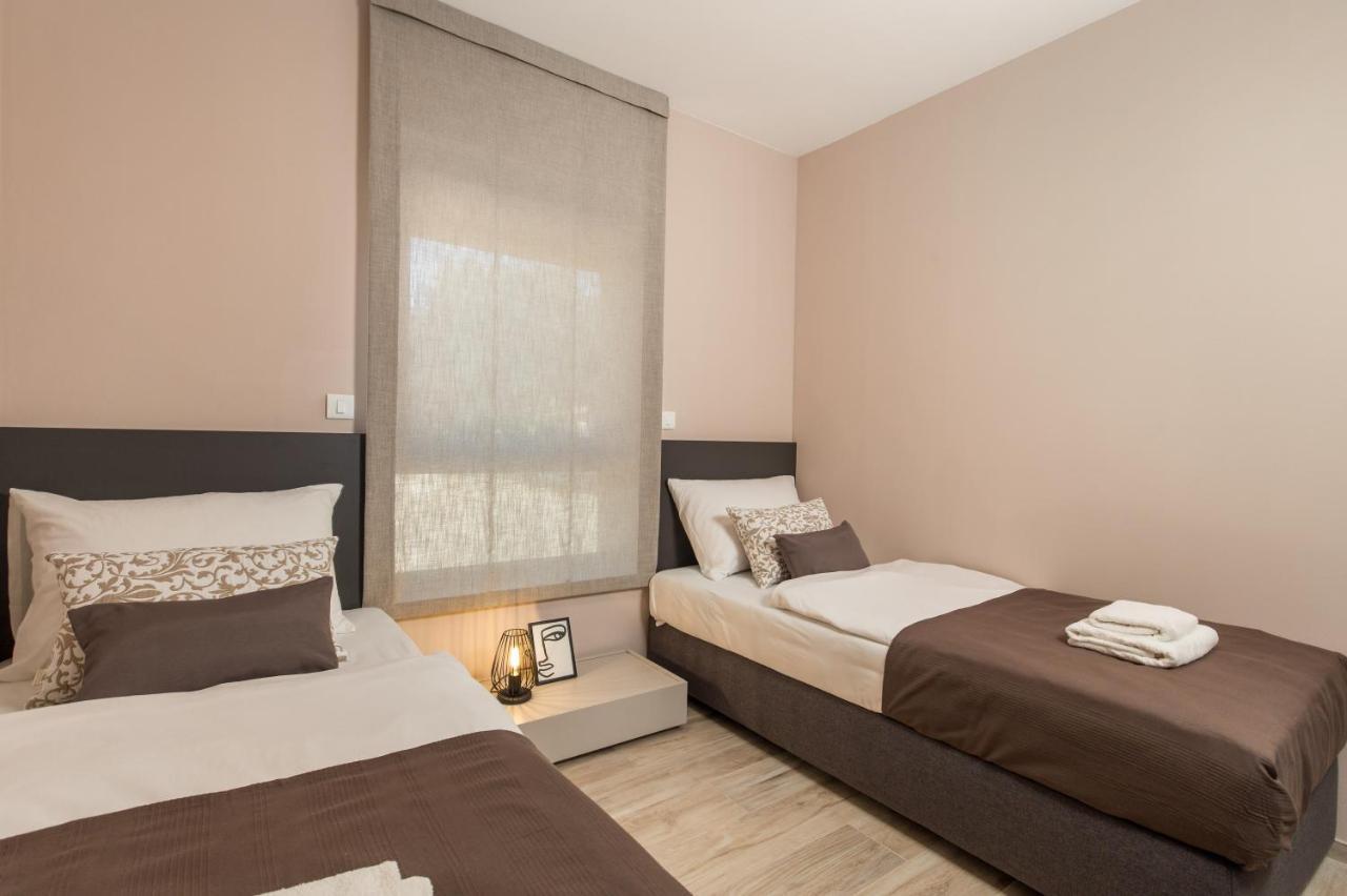 Apartment Nensi Pjescana Uvala Zewnętrze zdjęcie