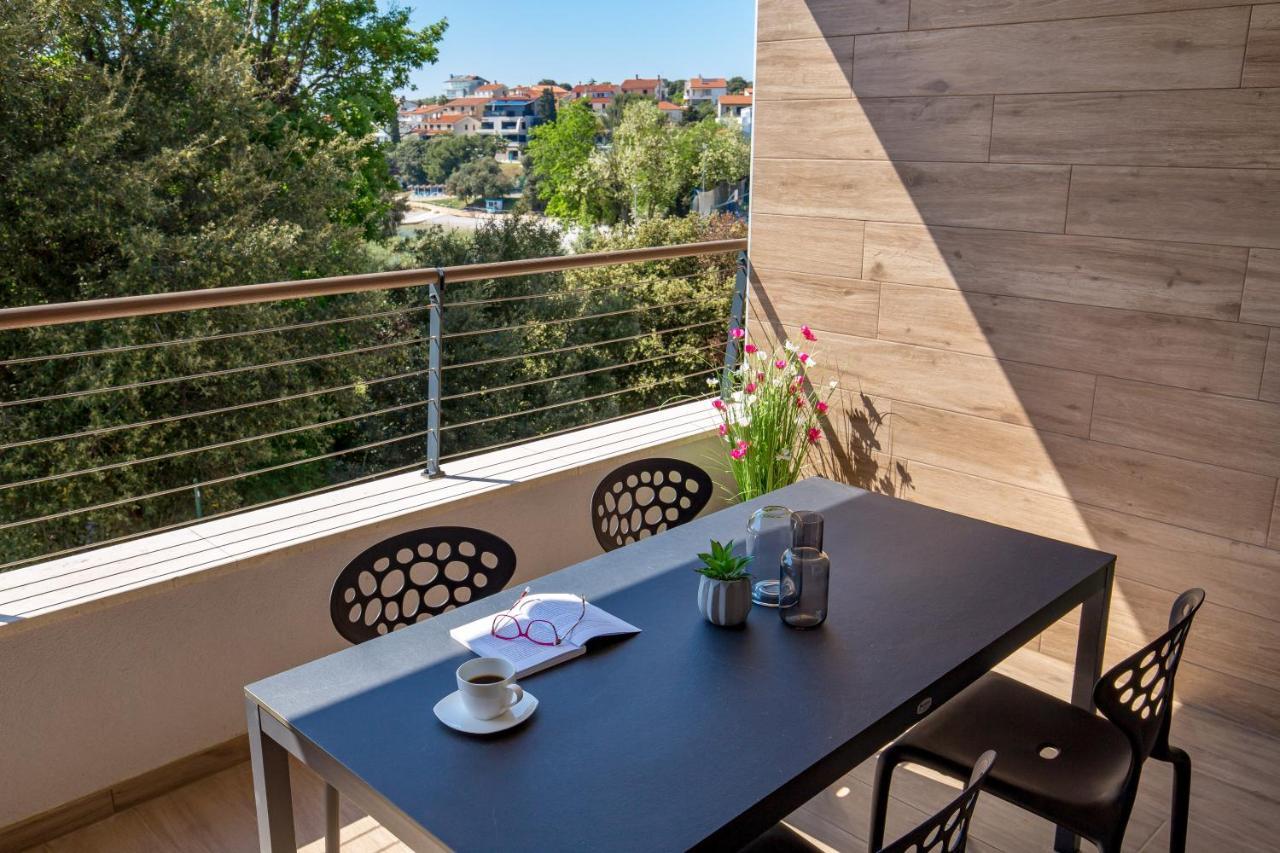 Apartment Nensi Pjescana Uvala Zewnętrze zdjęcie
