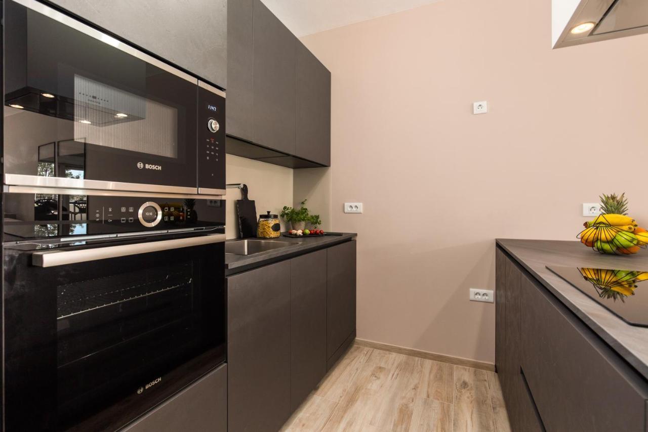 Apartment Nensi Pjescana Uvala Zewnętrze zdjęcie