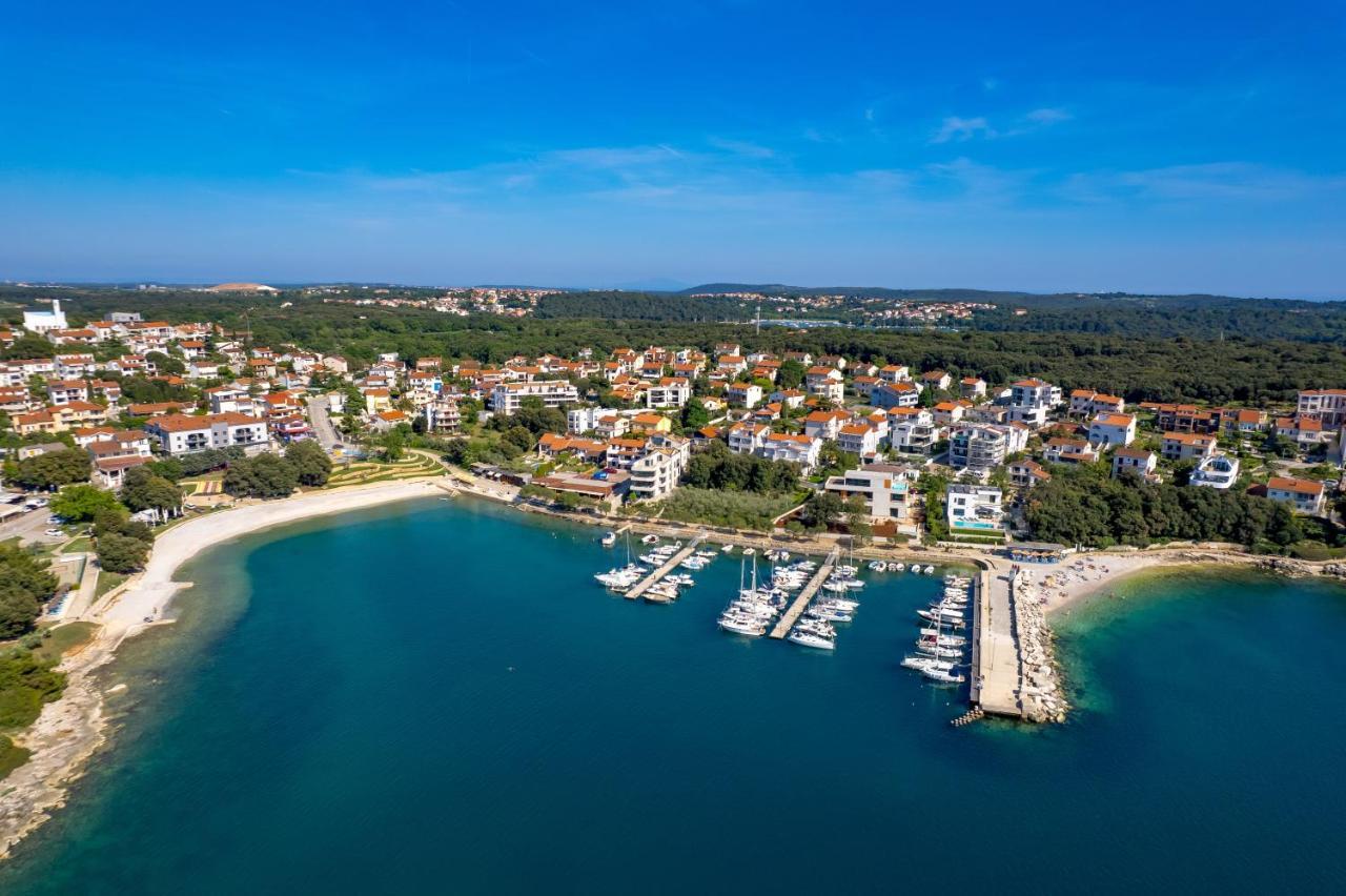 Apartment Nensi Pjescana Uvala Zewnętrze zdjęcie
